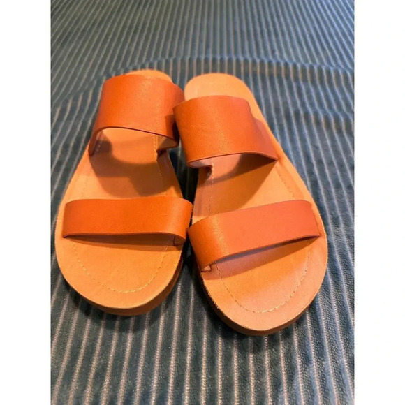 Soda Women’s Tan Sandals Size 7.5 - Picture 3 of 4